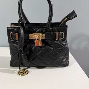 NWT MSRP $129 BADGLEY MISCHKA Elegant Black Quilted Handbag w/shoulder straps